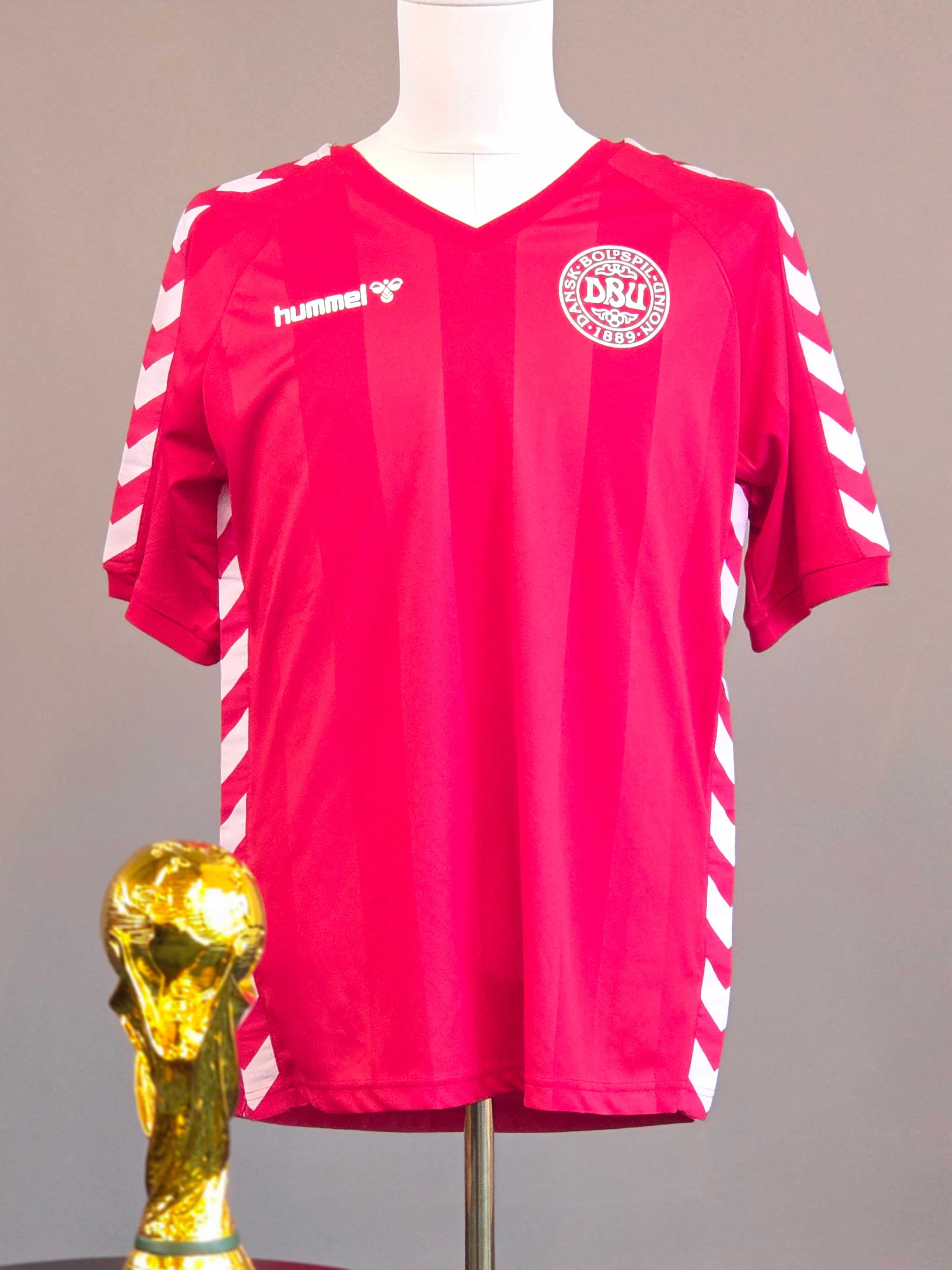 Denmark 2003 Training shirt L (BNWT) (Deadstock)