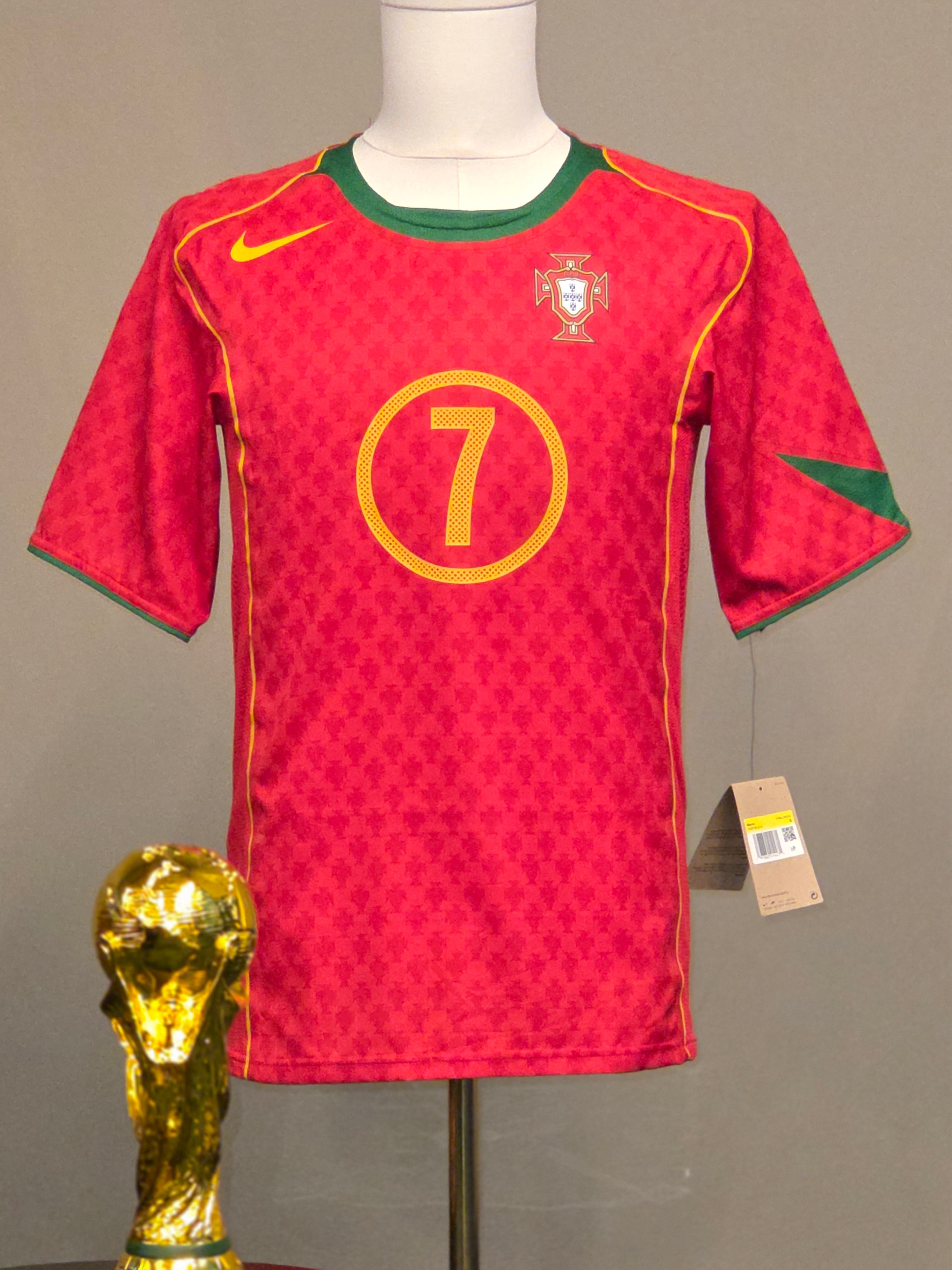Portugal 2004 Home Kit S (BNWT) (Reissue)