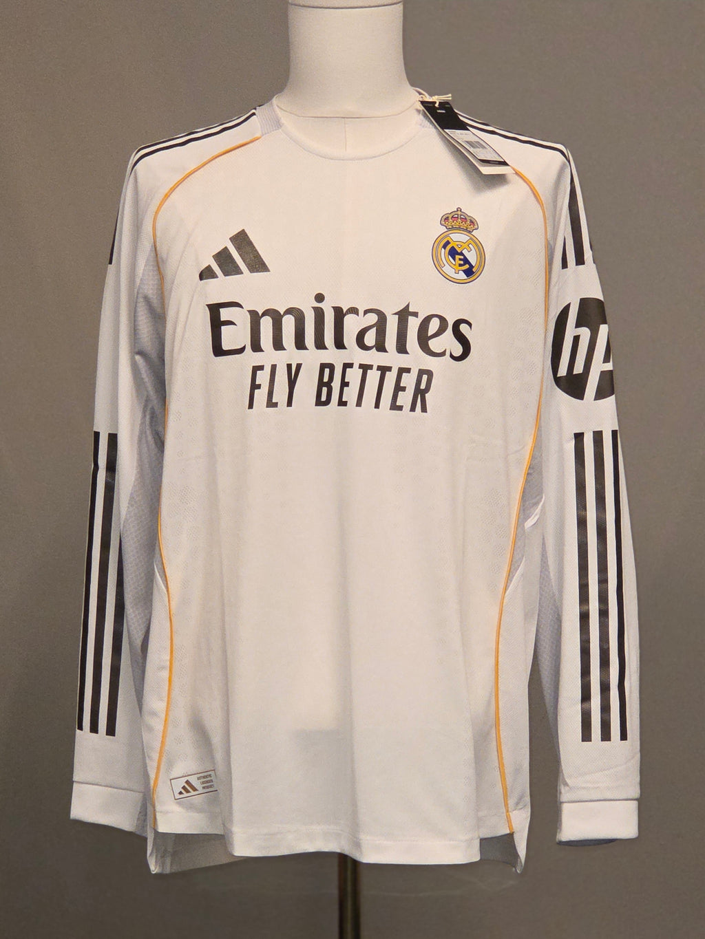 Real Madrid 25/26 Home kit XL (BNWT)