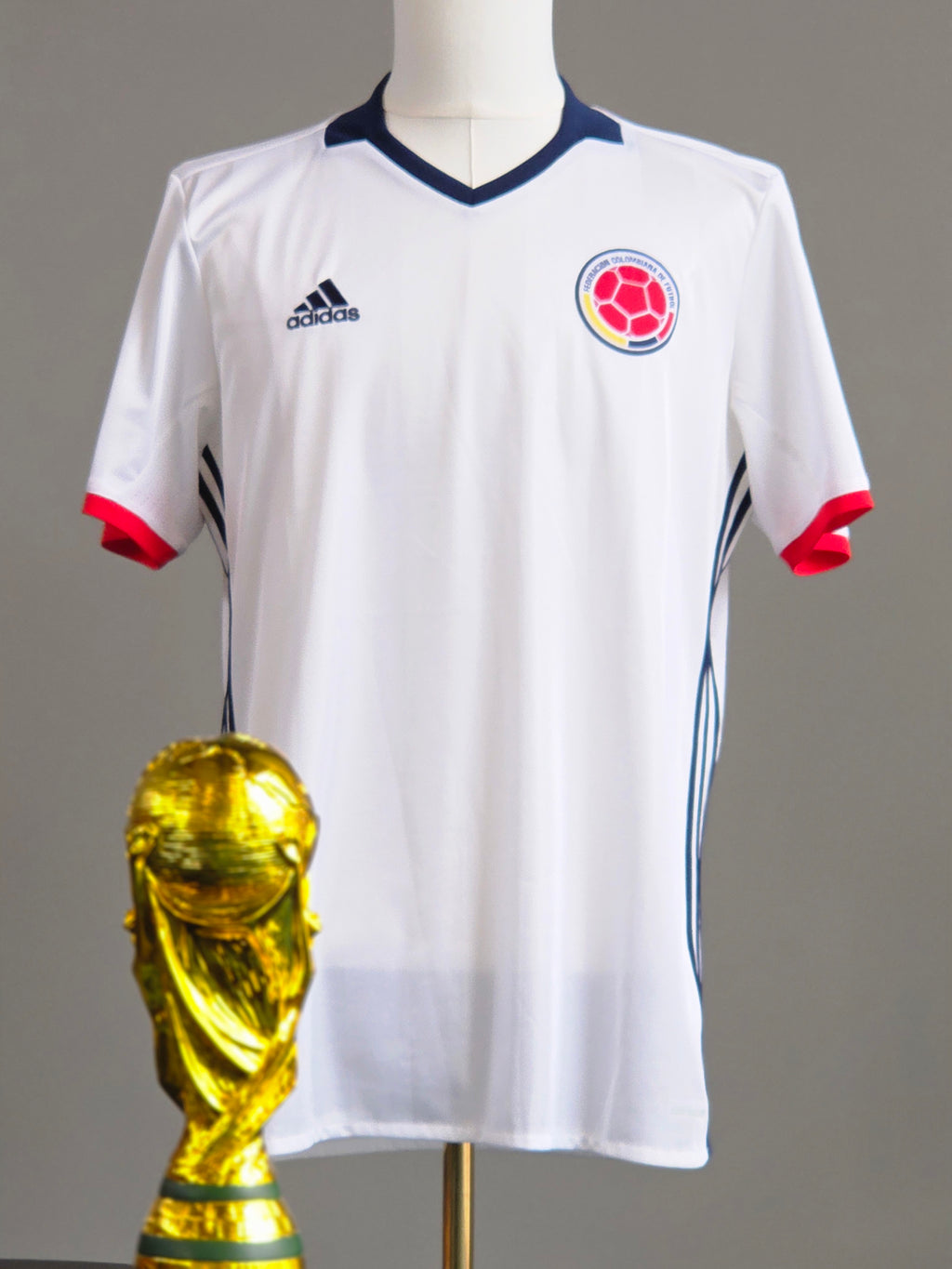 Colombia 2016 Home Kit L (9/10)
