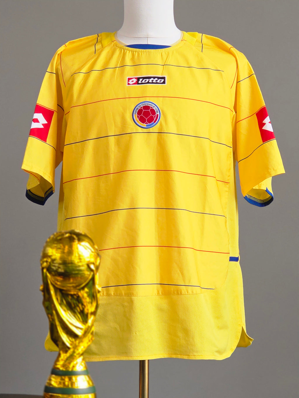 Colombia 2004 Home Kit XL (8/10)