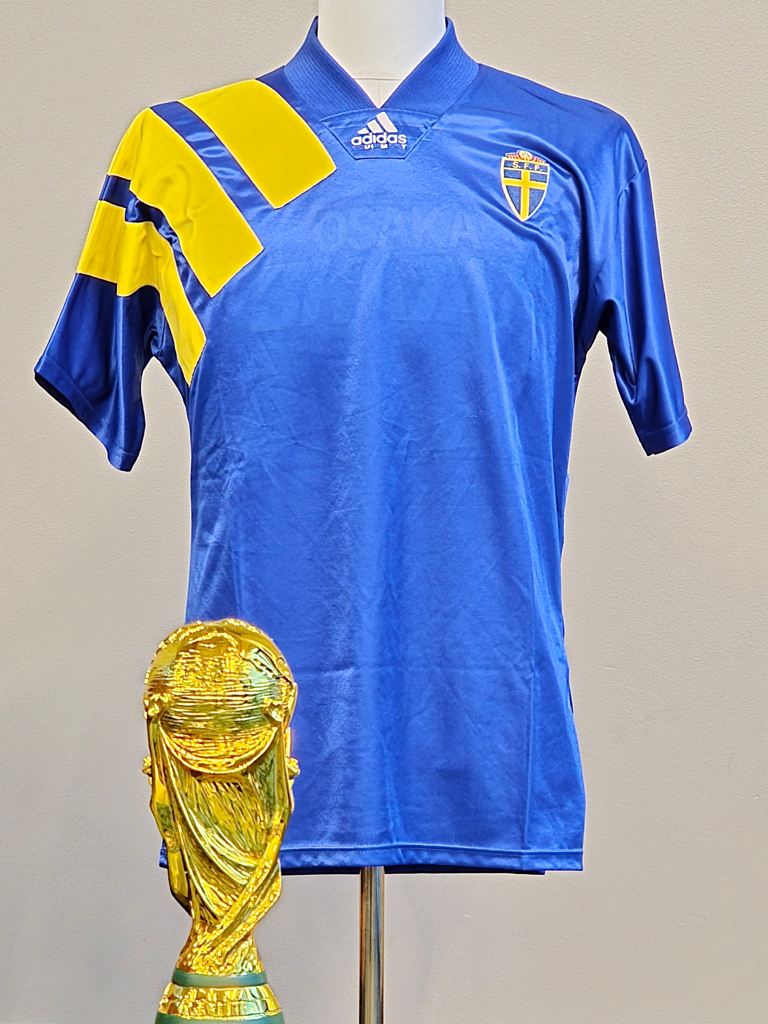 Sweden 1992 Away Kit M (8/10)