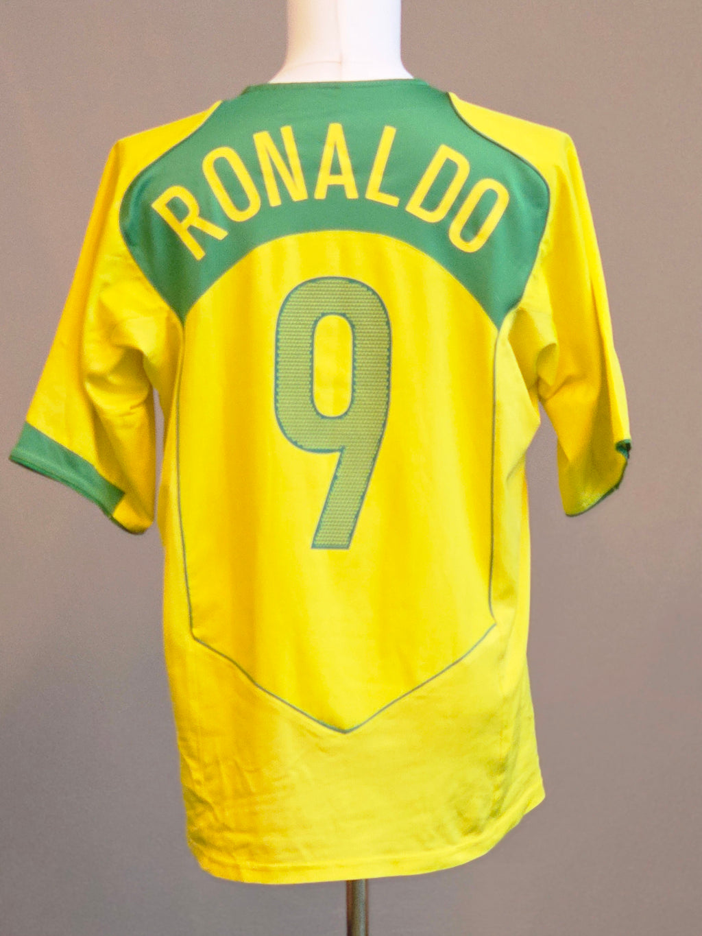 Brazil 2004 Home kit Ronaldo XL (8/10)