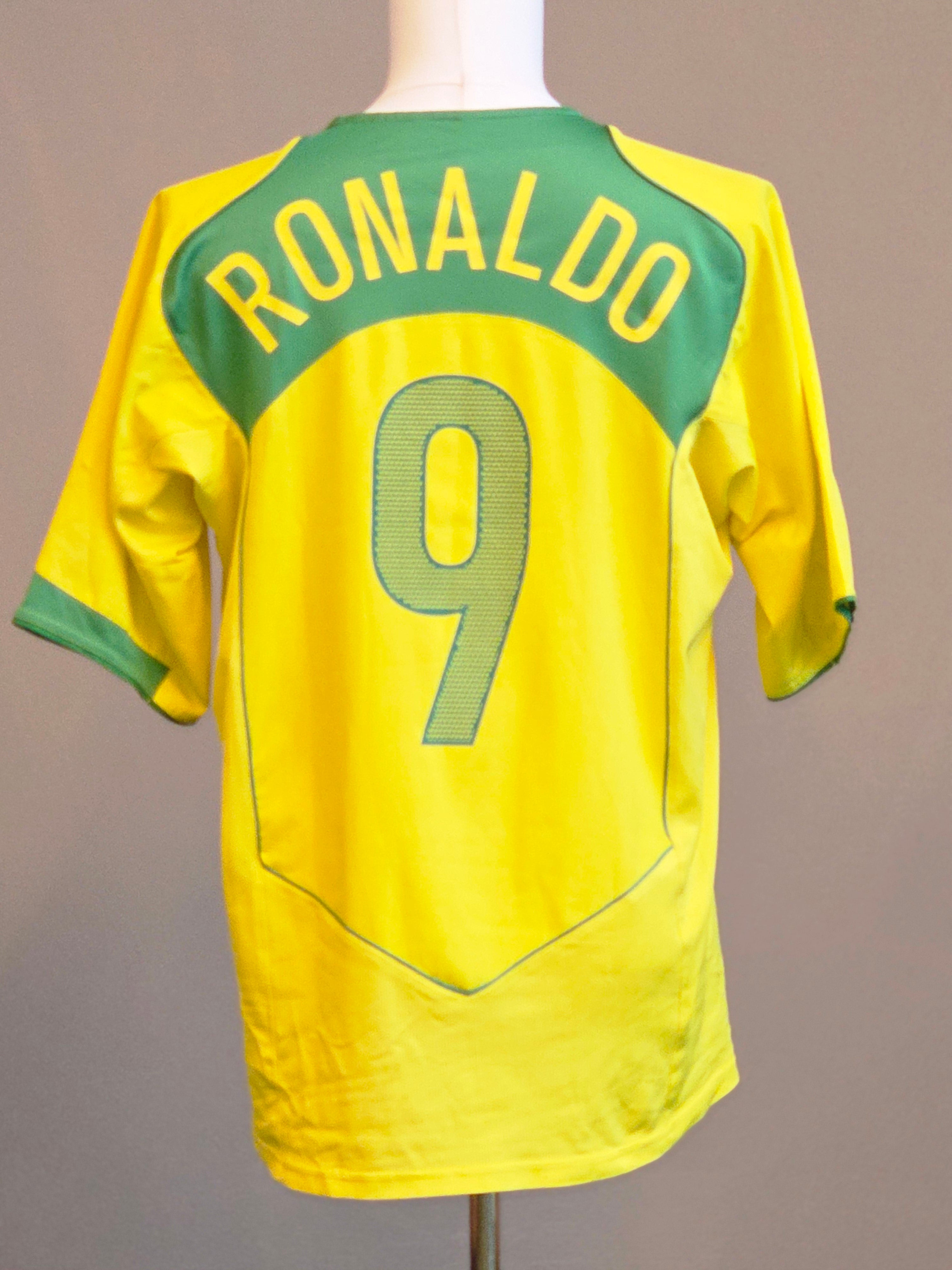 Brazil 2004 Home kit Ronaldo XL (8/10)