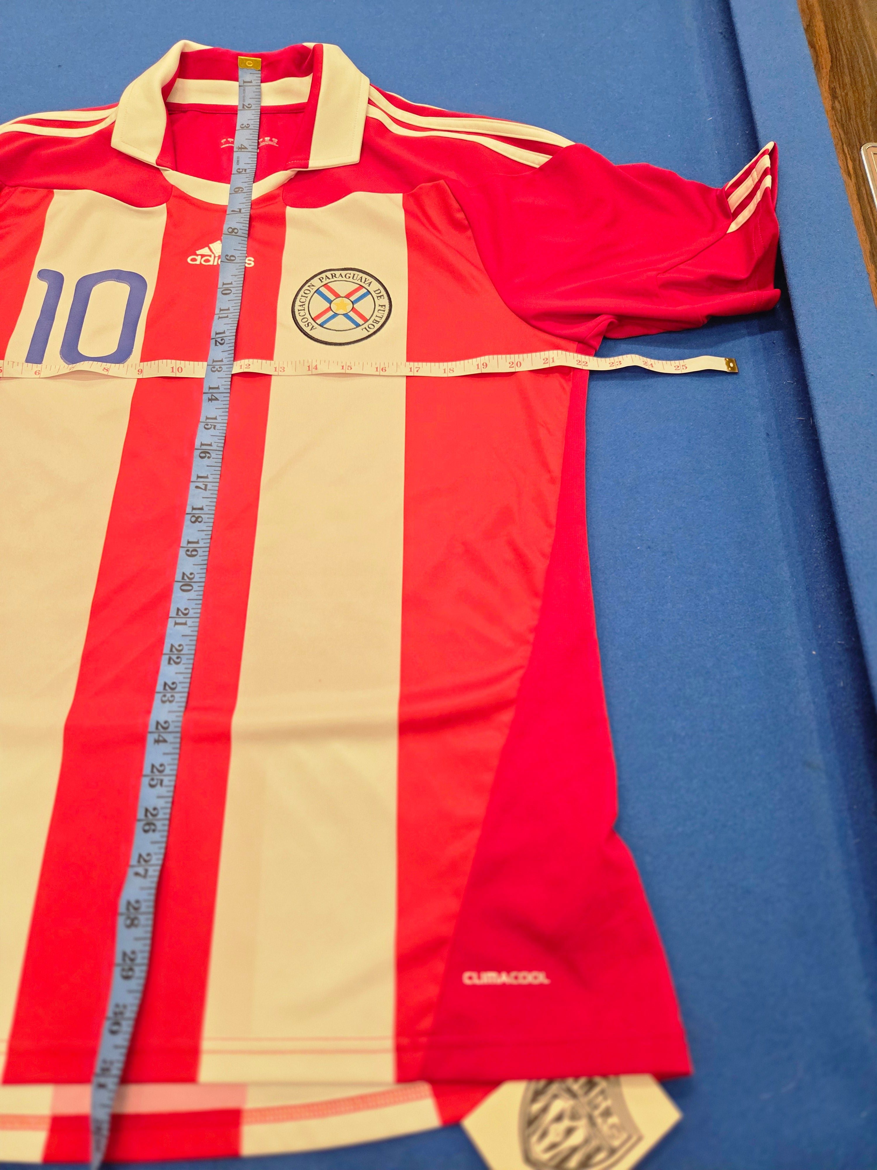 Paraguay 2010 Home Kit L Cabañas (9/10)