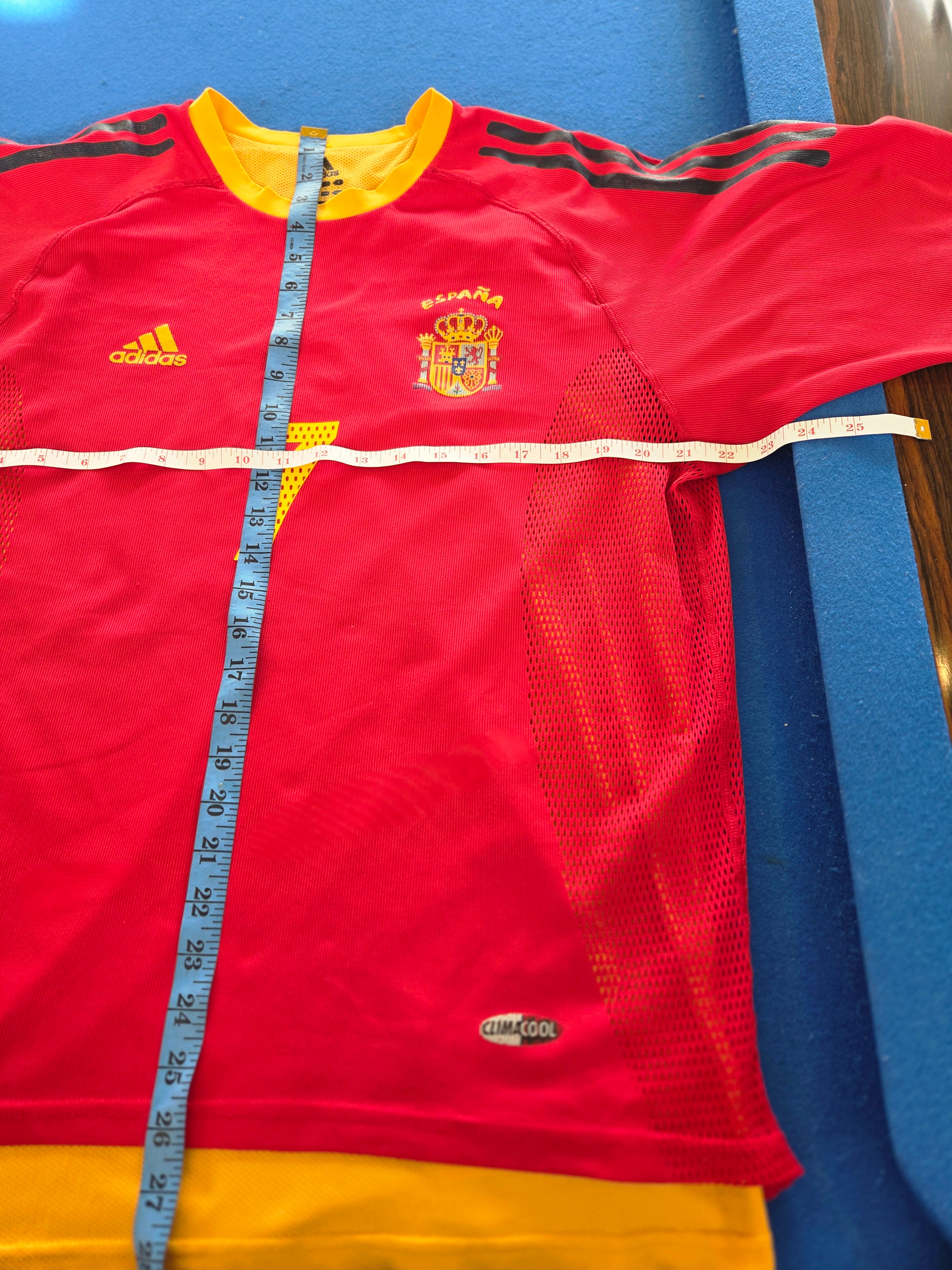 Spain 2002 Home Kit L Raul (8/10) (Player version)