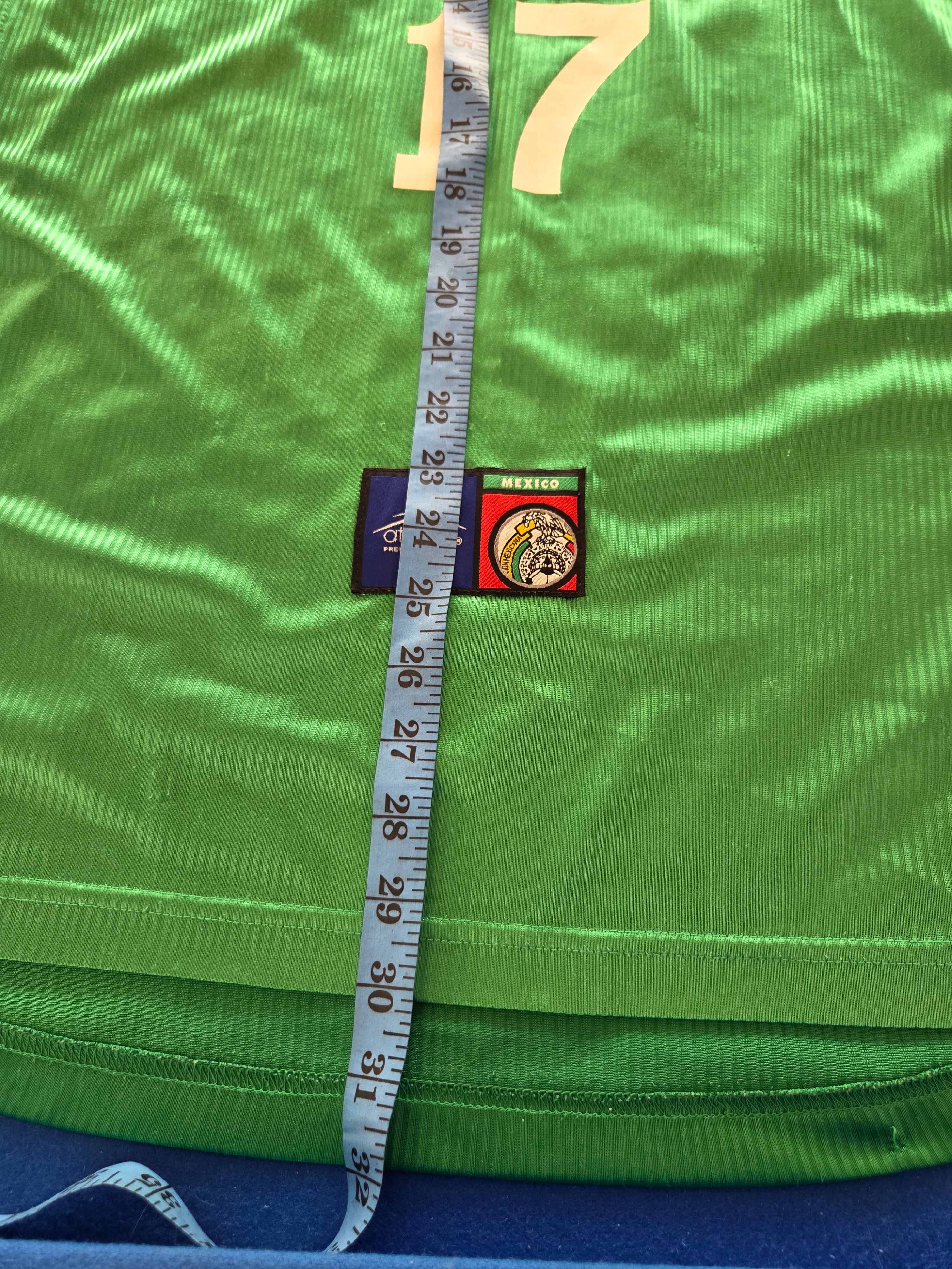 Mexico 2001 Home Kit L Palencia (9/10)