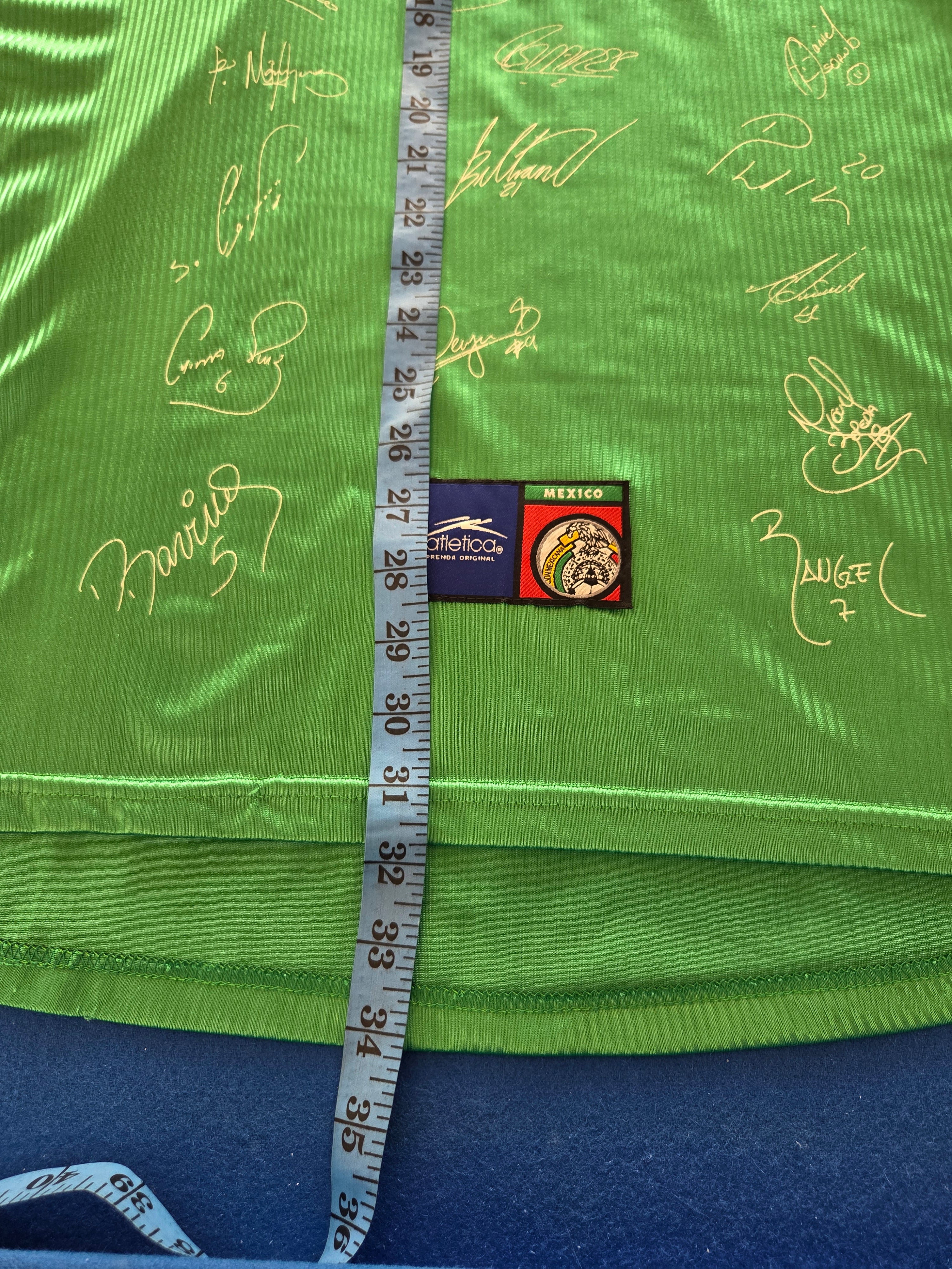 Mexico 2001 Home Kit XL (9/10) Signatures