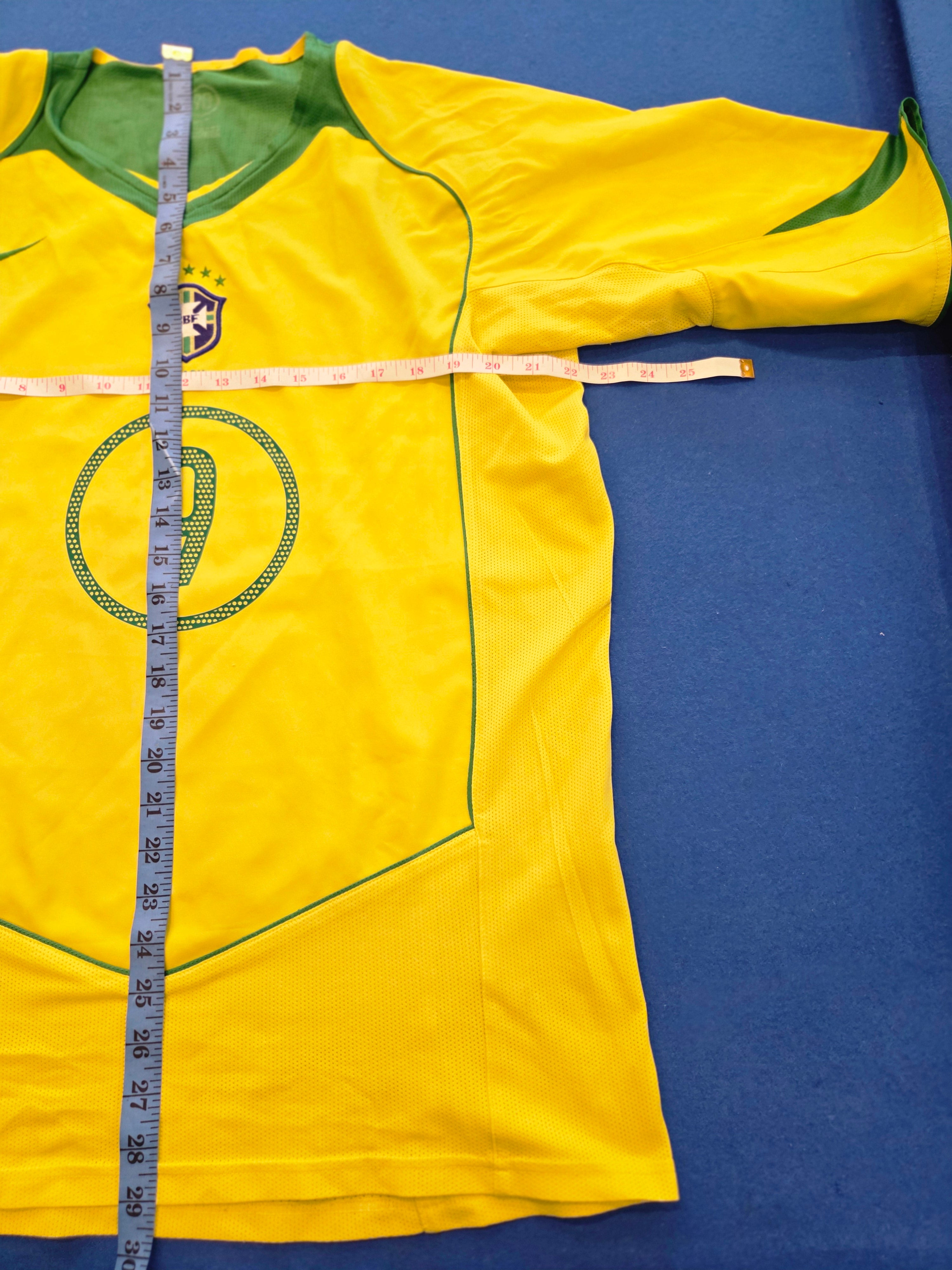 Brazil 2004 Home kit Ronaldo XL (8/10)