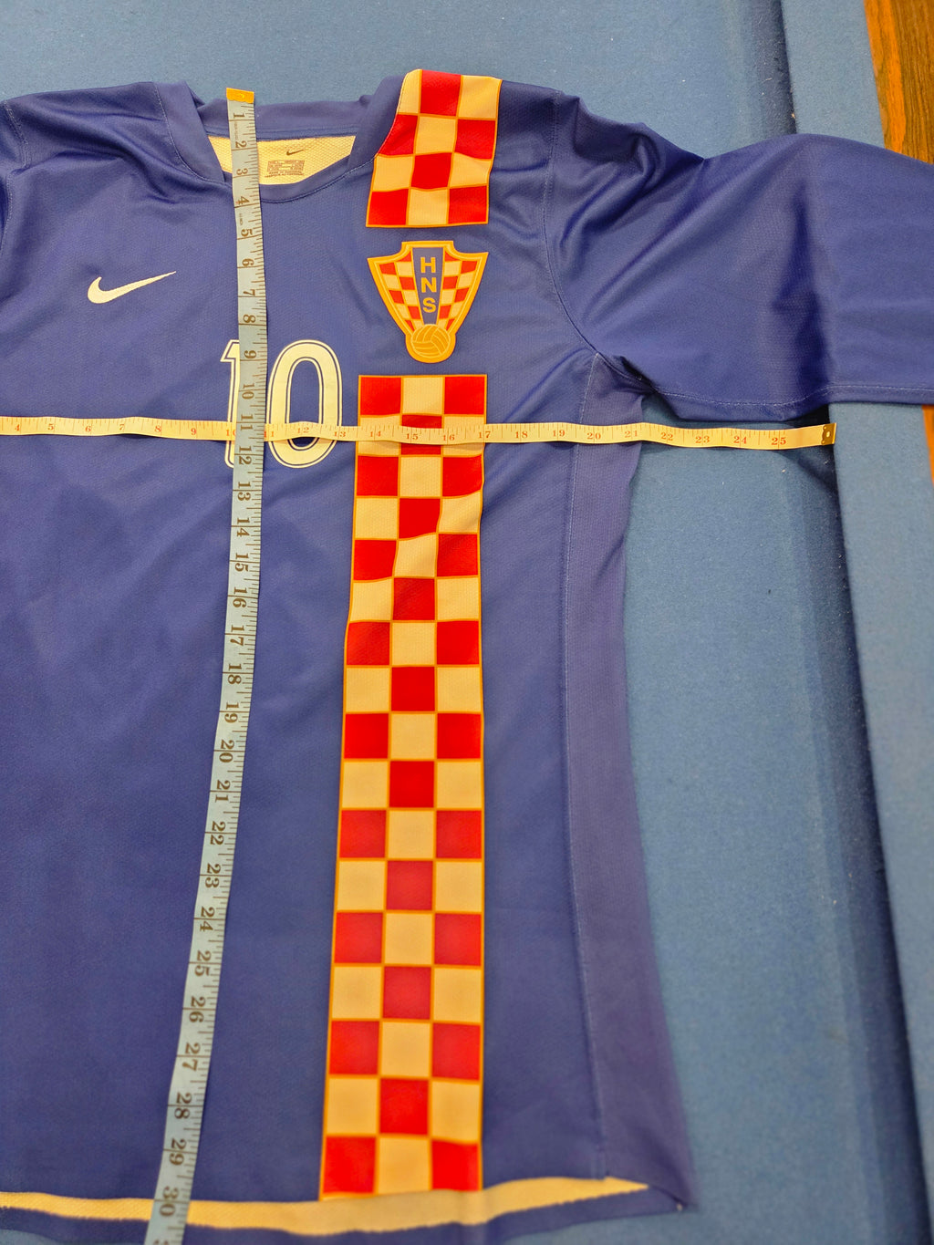 Croatia 2006 Away Kit L (8/10)