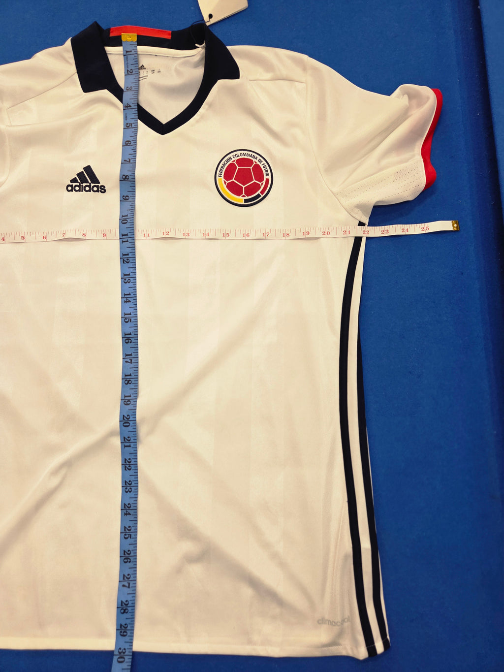 Colombia 2016 Home Kit L (9/10)