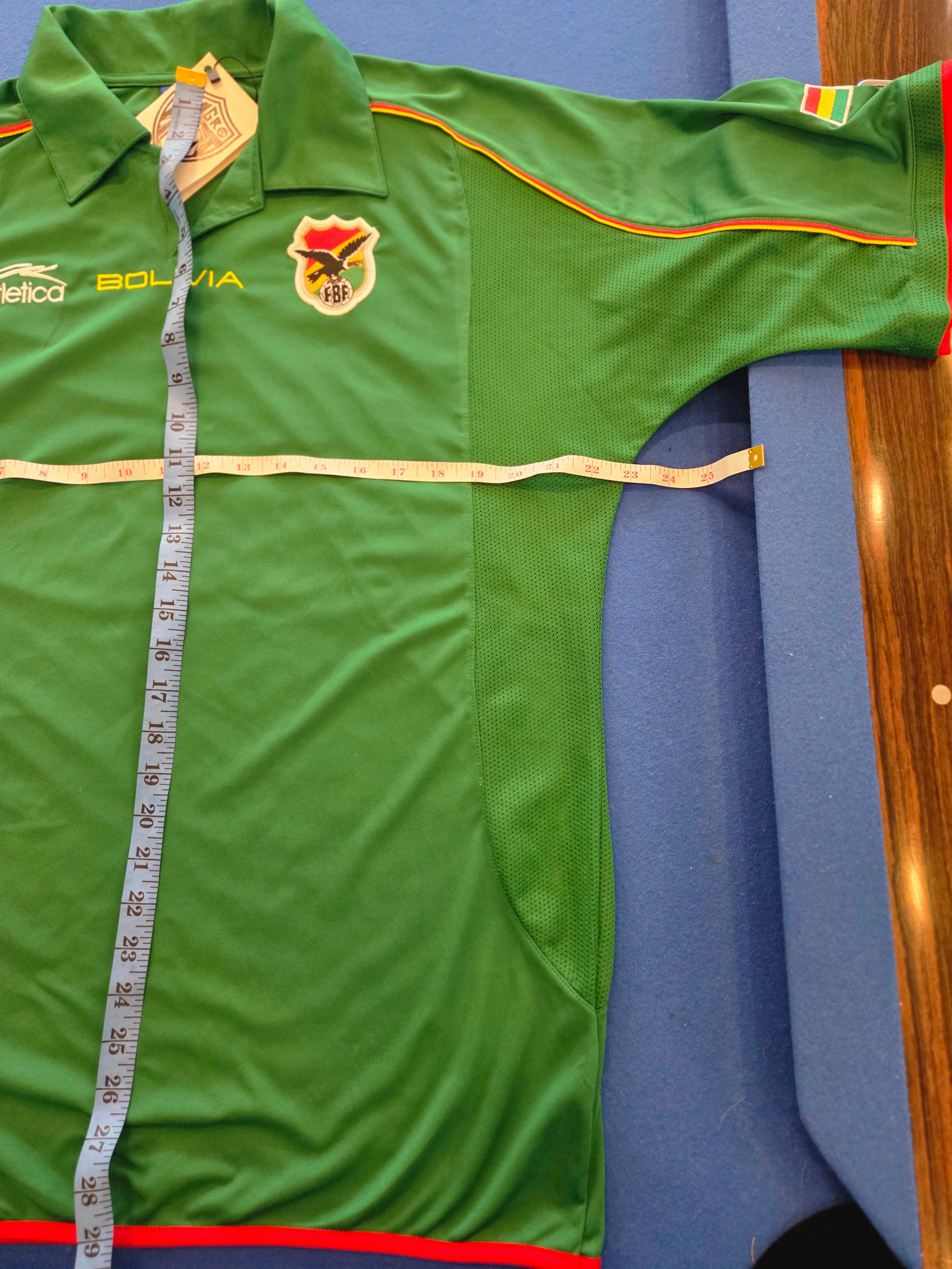 Bolivia 2006 Home kit L (9/10)