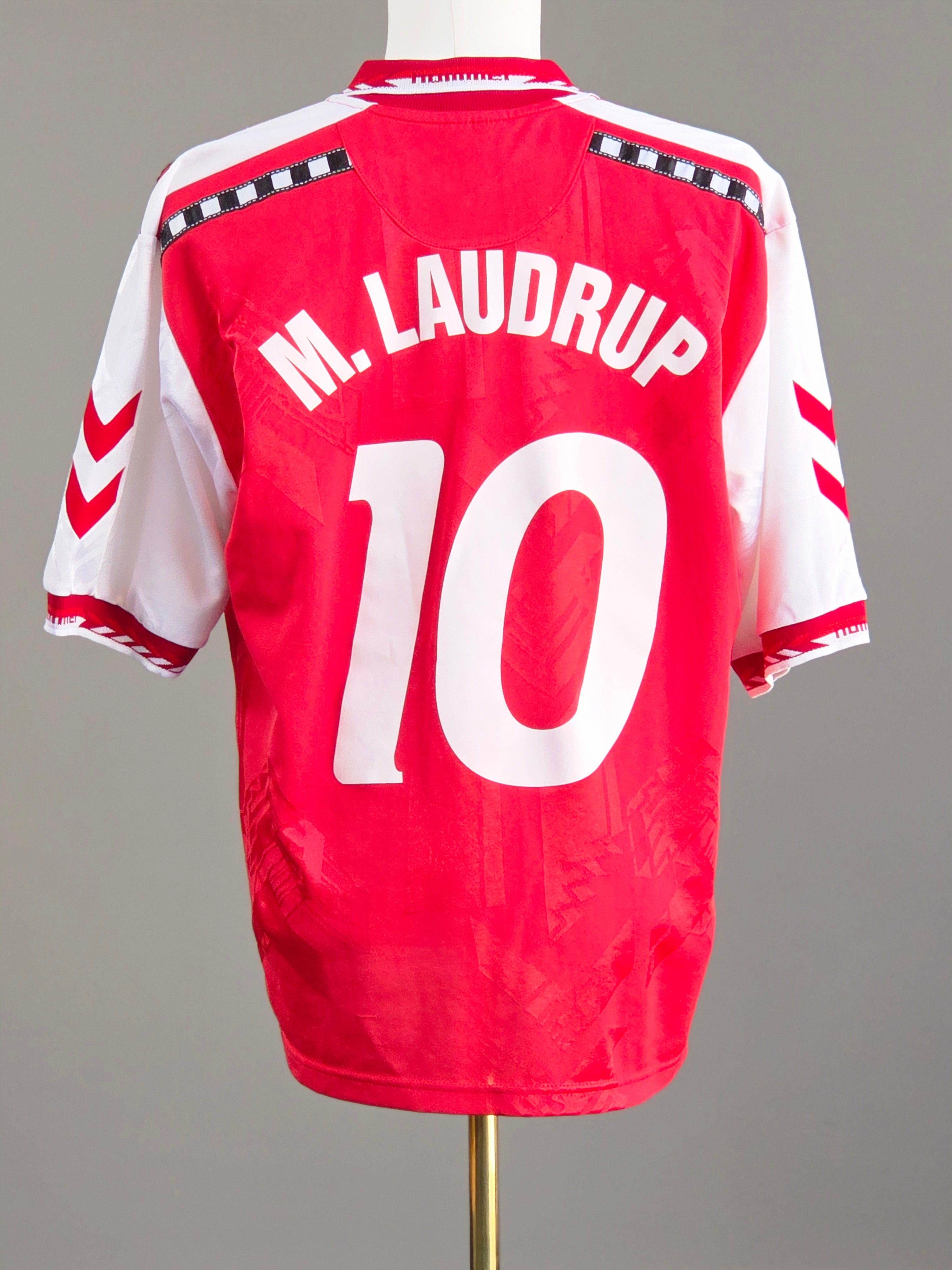 Denmark 1996 Home Kit L Laudrup (9/10)